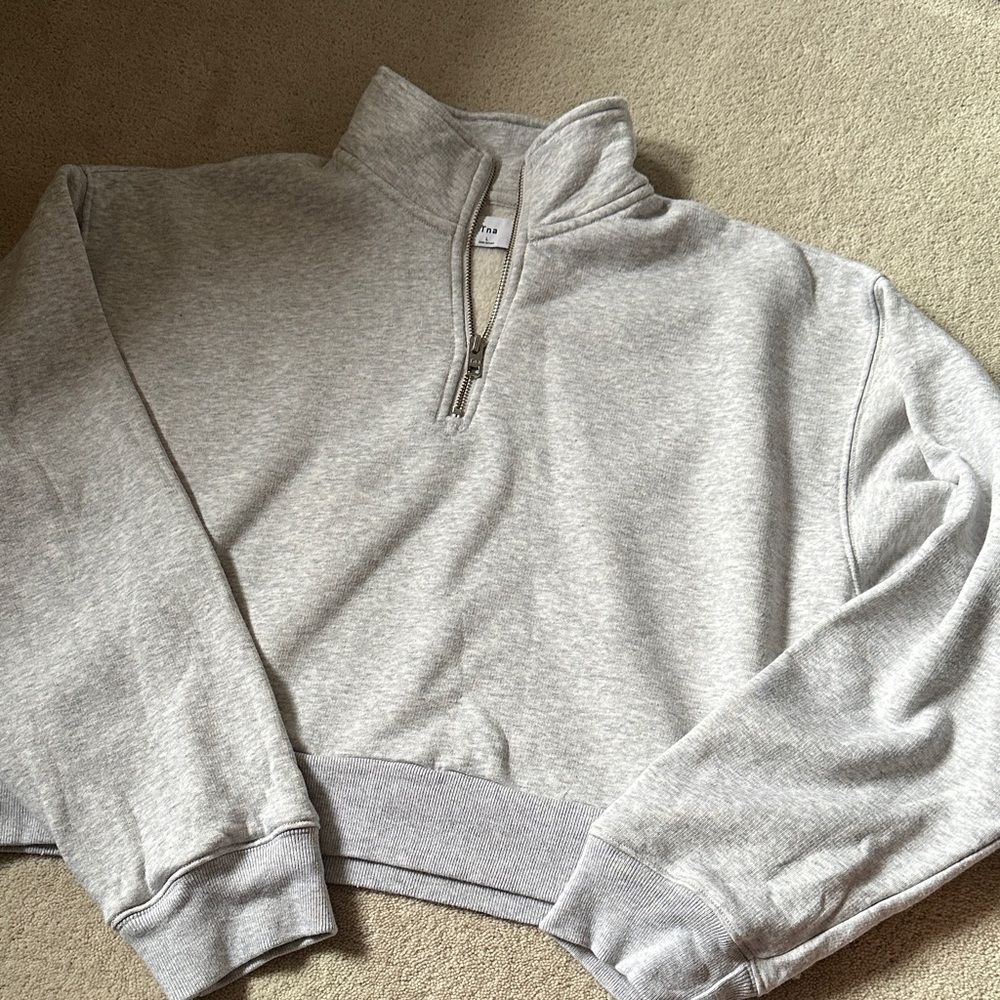Aritzia Gray Quarter-Zip Sweatshirt!